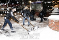 [TF사진관] 전주시, 제설작업 '한창'