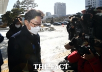 [TF포토] 사무실로 출근하는 박범계 후보자