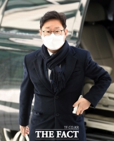 [TF포토] 담담한 표정으로 사무실 향하는 박범계