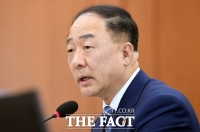  홍남기, 전국민 재난지원금 반대 