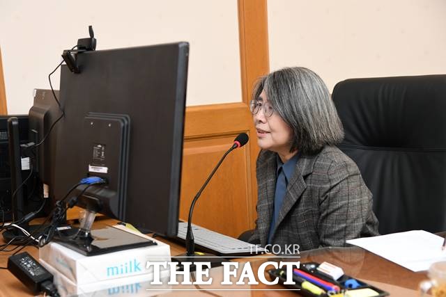 산업 현장에서 일어나는 산업안전보건법 위반 범죄의 양형 기준이 최대 징역 10년6월로 강화된다. 사진은 김영란 양형위원장./대법원 제공