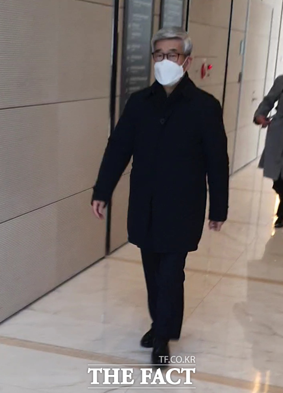 송용덕 롯데지주 부회장은 13일 오전 <더팩트> 취재진과 만나 미래 전략에 대해 논의할 것이라고 말했다. /롯데그룹 제공