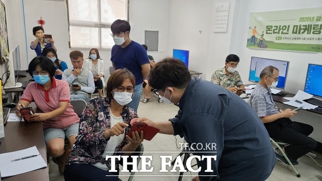 화순군이 우수한 역량을 가진 강한 농업인 육성을 위해 2월 19일까지 2021년 신규 강소농 지원 대상 농업경영체를 모집한다./화순군 제공