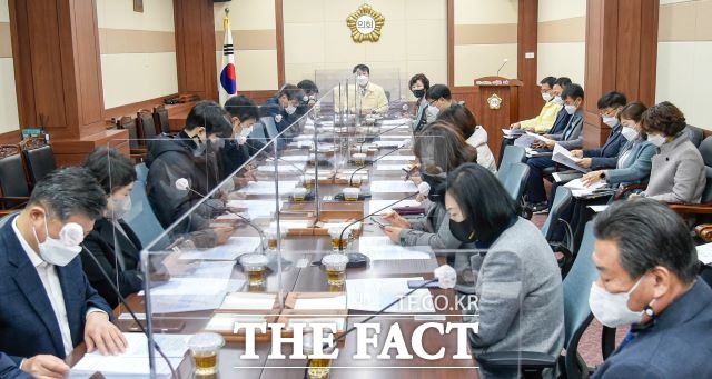 순천시의회는 집행부의 재난지원금 지원 일정에 맞춰 추경예산안 심의를 위해 당초 일정을 앞당겨 20일부터 임시회를 열기로 전체회의에서 결의했다. /순천시의회 제공