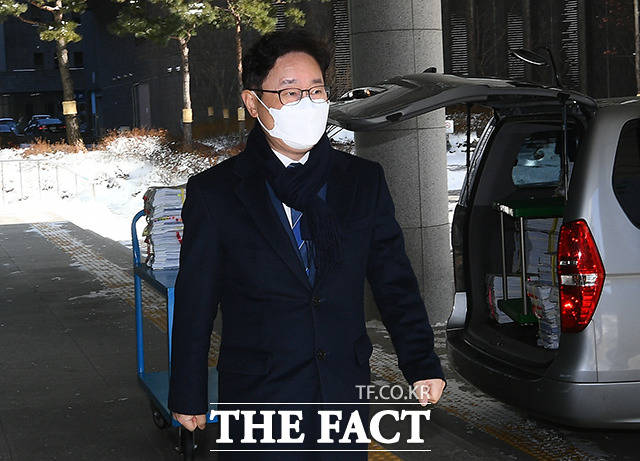 박범계 법무부 장관 후보자가 약촌오거리 살인 사건 진범으로 몰려 억울한 옥살이를 한 피해자에게 국가가 배상하라는 법원의 판결을 두고 환영한다는 입장을 밝혔다. /이동률 기자