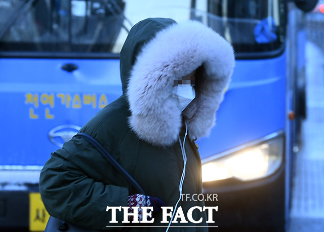 기상청에 따르면 오늘(16일) 기온이 급격하게 떨어져 강추위가 다시 찾아오겠다. /이동률 기자