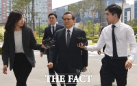  법무부 '출금 안 했으면 직무유기'…김학의 논란 반박
