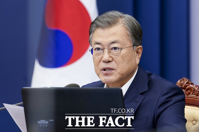 문재인 대통령이 18일 청와대에서 열린 신년 기자회견에서 고 박원순 전 서울시장 성추행 사건과 관련해 안타깝다는 입장을 밝혔다. /청와대 제공