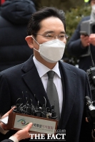  '이재용 법정구속' 외신들 '삼성, 미래 행보에 차질'