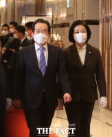 [TF포토] 나란히 걷는 정세균-박영선