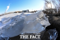 [TF포토] '얼음으로 뒤덮인 한강'