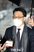 [TF포토] 취재진 질문에 답하는 김진욱 초대 공수처장