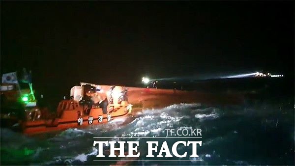 경남 거제 해상에서 339톤급 대형선망이 침수돼 해경이 구조에 나섰다. 사진은 기사 내용과 무관함. /제주해경 제공