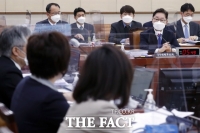  '이것 보세요' 조수진에 윤호중 '어디에다 대고'