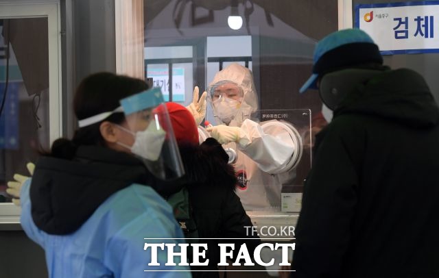 서울시 직장과 노숙인 시설에 집단감염이 발생했다. /남용희 기자