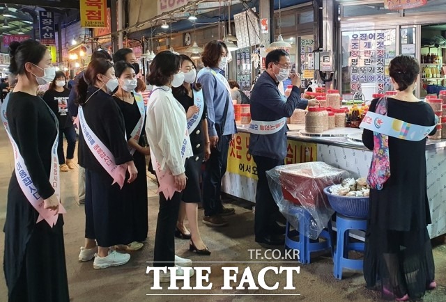 정읍시는 농림축산식품부에서 시행하는 ‘농축산물 소비 촉진 쿠폰 사업’에 정읍 샘고을시장이 시범사업 대상지로 선정됐다고 26일 밝혔다. / 정읍시 제공