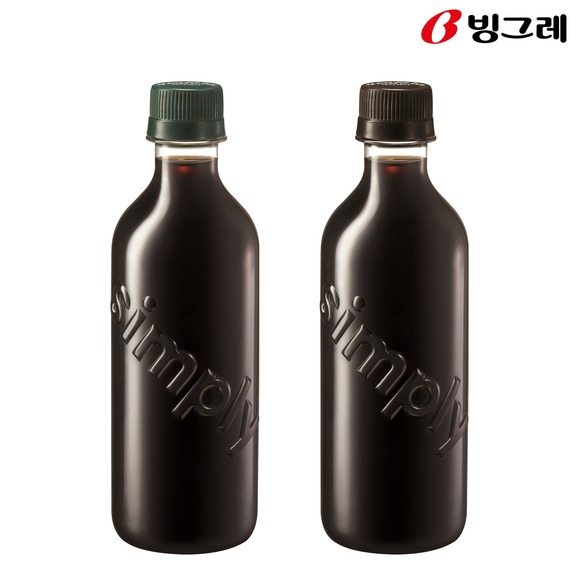 빙그레가 무라벨 콘셉트로 출시한 아카페라 심플리가 출시 6개월 만에 판매 100만 개를 돌파했다. /빙그레 제공