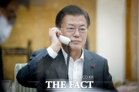  문 대통령, 中 시진핑과 정상통화…'인적·경제 교류' 활성화 약속