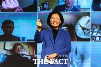 [TF포토] 박영선, '서울시민에게 보내는 하트'