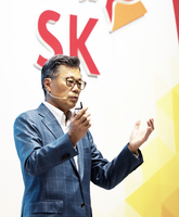  조대식 ''코로나 확진' SK 직원 자책 말라…CEO가 회복 도와야'