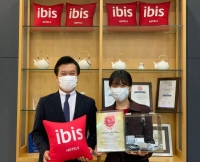  이비스 앰배서더 서울 인사동, 매달 플랜코리아에 기부금 전달