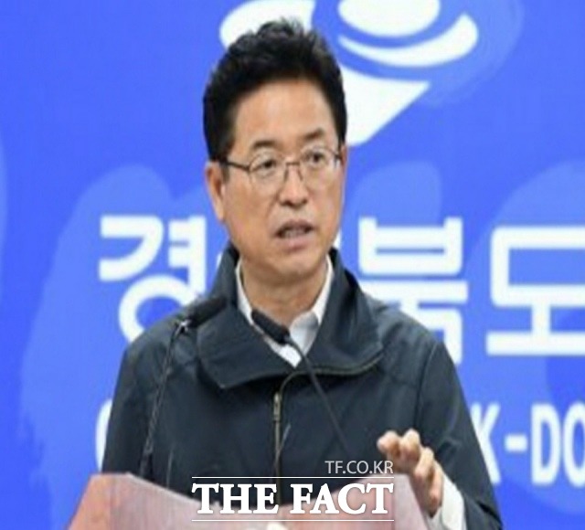 이철우 경북도지사는 가덕도신공항 특별법 추진 움직임에 대해 “우리는 우리의 공항을 제대로, 빨리 만들어 가는데 집중할 것이라고 1일 밝혔다/안동=김서업 기자