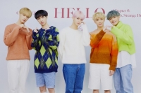  '세계관 구체화'…CIX, 댄디·러블리한 변신(종합)