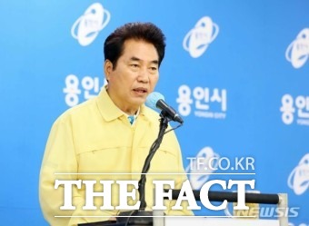 백군기 용인시장이 신종 코로나바이러스 감염증(코로나19) 확진자를 접촉해 자가격리에 들어갔다./ 용인시 제공