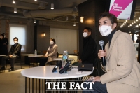  스타트업 간담회 참석한 나경원 [포토]