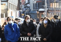  이태원 거리 걷는 우상호-이낙연-박영선 [포토]