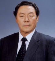  신춘호 농심 회장, 경영일선에서 물러난다