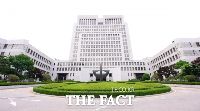 무고죄로 재판을 받는 피고인이 항소이유서에서 혐의를 인정했다면 형을 감면해줘야 한다는 대법원 판단이 나왔다./더팩트 DB