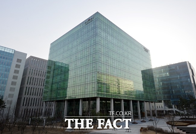 NHN은 지난해 매출이 전년 대비 13.0% 증가한 1조6814억 원, 영업익은 전년 대비 18.2% 오른 1025억 원을 기록했다고 8일 밝혔다.