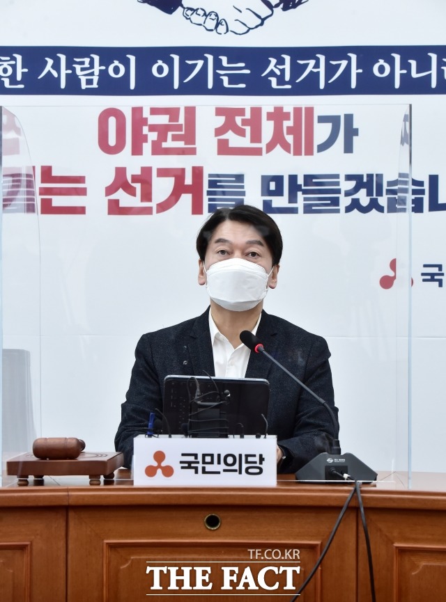 안철수 국민의당 대표를 향한 국민의힘의 견제 공세가 강화되고 있다. 4명 예비후보들의 경쟁이 펼쳐지는 가운데 선거 흥행 여부도 주목되다. /국회=남윤호 기자