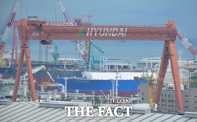 8일 산업통상자원부에 따르면 올해 1월 우리나라는 전세계 선박 발주량(180만CGT) 중 93만CGT를 수주해 전체 선박 발주량의 51.7%를 차지했다. /더팩트