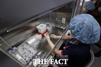  훈련용 백신 소분하는 의료진 [포토]