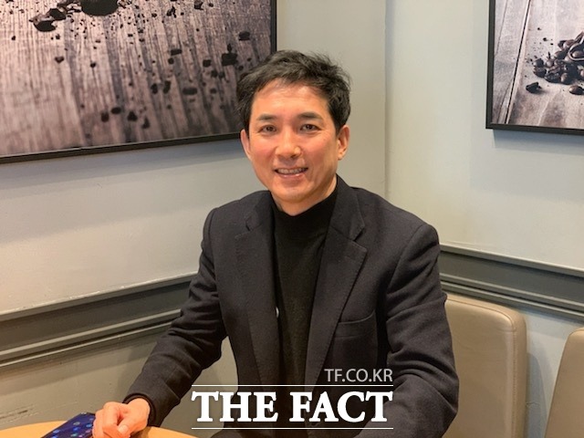 국민의힘 박민식 예비후보는 10일 <더팩트>와의 인터뷰에서 임기 중 조직의 탈권위 문화 조성을 일궈내 앞으로 효율적인 시정 운영을 위한 발판을 마련하겠다고 다짐했다. /부산=조탁만 기자