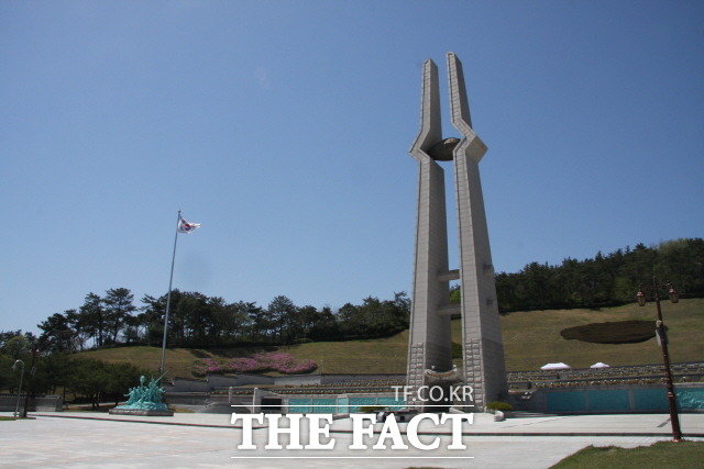 국가보훈처가 5.18공법단체 설립을 앞두고 단체 간 갈등이 격화되고있음에도 협의원칙만 되풀이하며 제자리걸음을 하고 있다는 비난을 사고있다. 사진은 국립 5.18민주묘지 전경./ 보훈처 제공