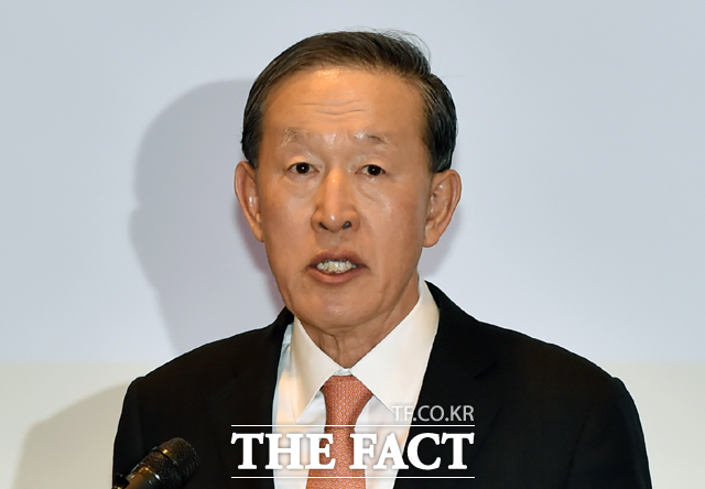 대한상공회의소와 한국무역협회 등 주요 경제단체가 본격적인 차기 회장 선임 절차에 돌입하면서, 다른 경제단체인 전국경제인연합회(전경련)의 차기 회장직을 누가 맡을지에 대해서도 관심이 높아지고 있다. 사진은 현 허창수 전경련 회장. /이새롬 기자