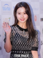  고민시 기부, 1천만 원 상당 의류 전달 '어려운 이웃 위해'