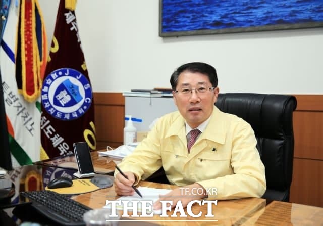 안동우 제주시장은 대설주의보 발령에 따라 제주지역 폭설 취약지역 등을 점검하고 도로통제 상황을 살피는 등 비상 근무체제에 돌입했다. / 제주시 제공