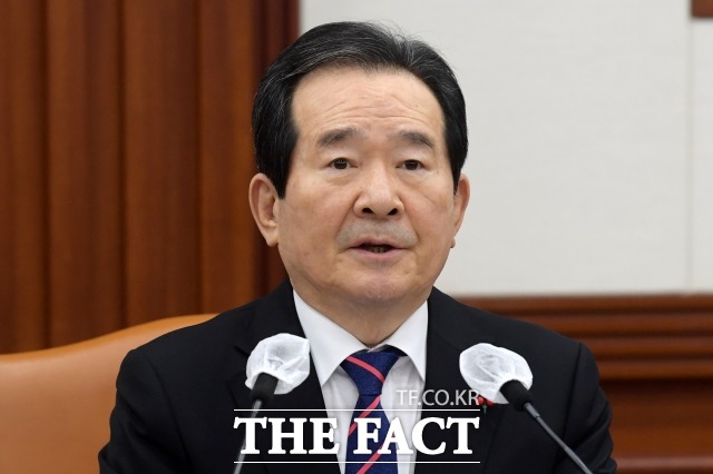 정세균 국무총리는 21일 만일 의협이 불법 집단행동을 현실화하면 정부는 망설이지 않고 강력한 행정력을 발동할 것이라고 경고했다. 지난달 29일 코로나19 백신 치료제 상황점검회의에 참석한 정 총리. /남용희 기자