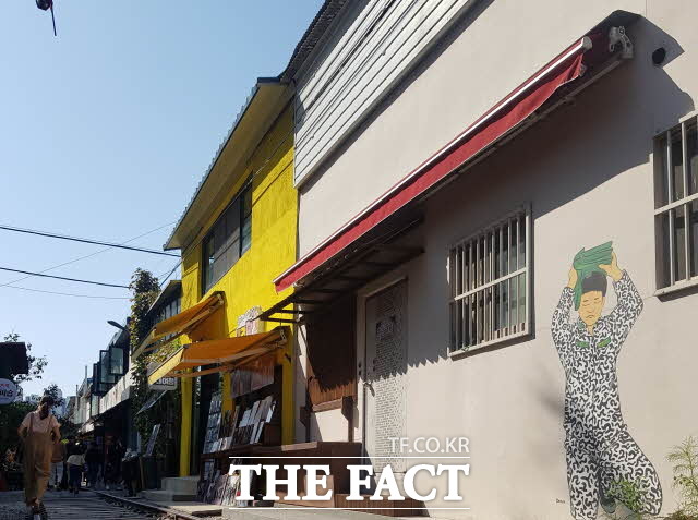 군산시가 오는 26일까지 2021년 농어촌주택개량사업을 건축예정지 읍·면사무소에서 접수 받는다. /군산=이경민 기자