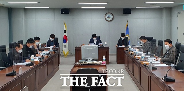 포항시의원들의 연구단체에 대한 활동보고와 신규 연구단체 등록심의를 위한 포항시의회 운영위원회가 23일 열렸다./포항시의회 제공