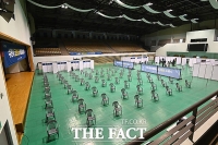  국내 백신 1호 접종자는 유명인 아닌 요양시설 인원