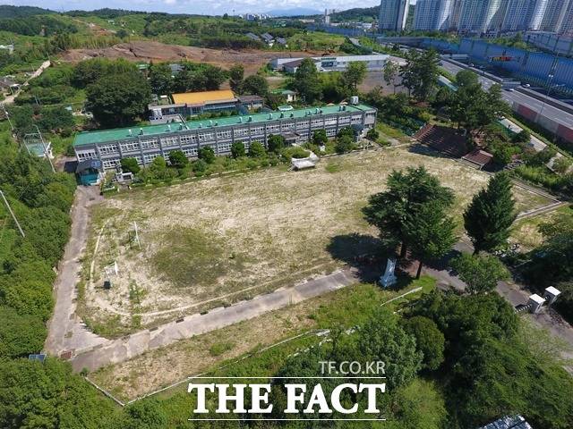 서부경남 공공병원 입지로 선정된 옛 진주 예하초등학교 전경. /진주시 제공