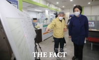  코로나19 백신 접종 현장 찾은 박영선 [포토]