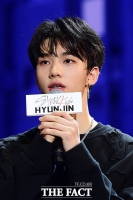  스트레이 키즈 현진, '학폭' 피해자 만나 사과…'깊이 반성'