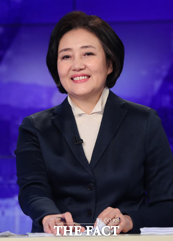 박영선 전 중소벤처기업부 장관이 더불어민주당의 서울시장 보궐선거 후보로 결정됐다. 지난 2월 25일 여의도 KBS본관에서 더불어민주당 후보 경선 토론회가 열린 가운데 박영선 후보가 발언하고 있다. /국회사진취재단