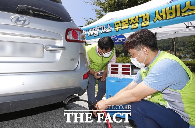 임실군이 쾌적한 대기환경 조성을 위해 매연저감장치 부착 및 건설기계 엔진 교체 등 총 112대 지원사업을 추진한다. /임실군 제공